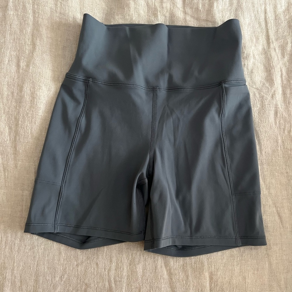 Vuori Women's High-Waisted Black Shorts